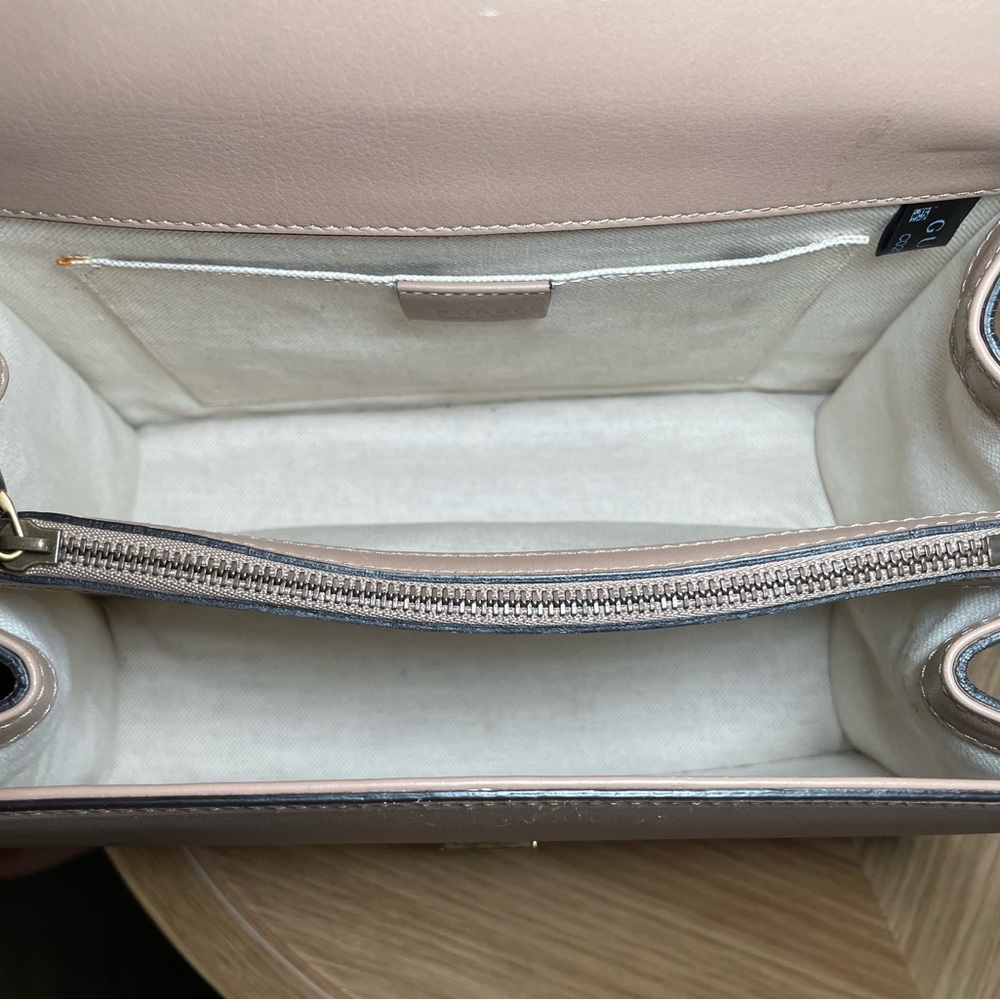 Gucci
Bamboo leather satchel
Good condition
Multicolour, Leather - Picture 9 of 10